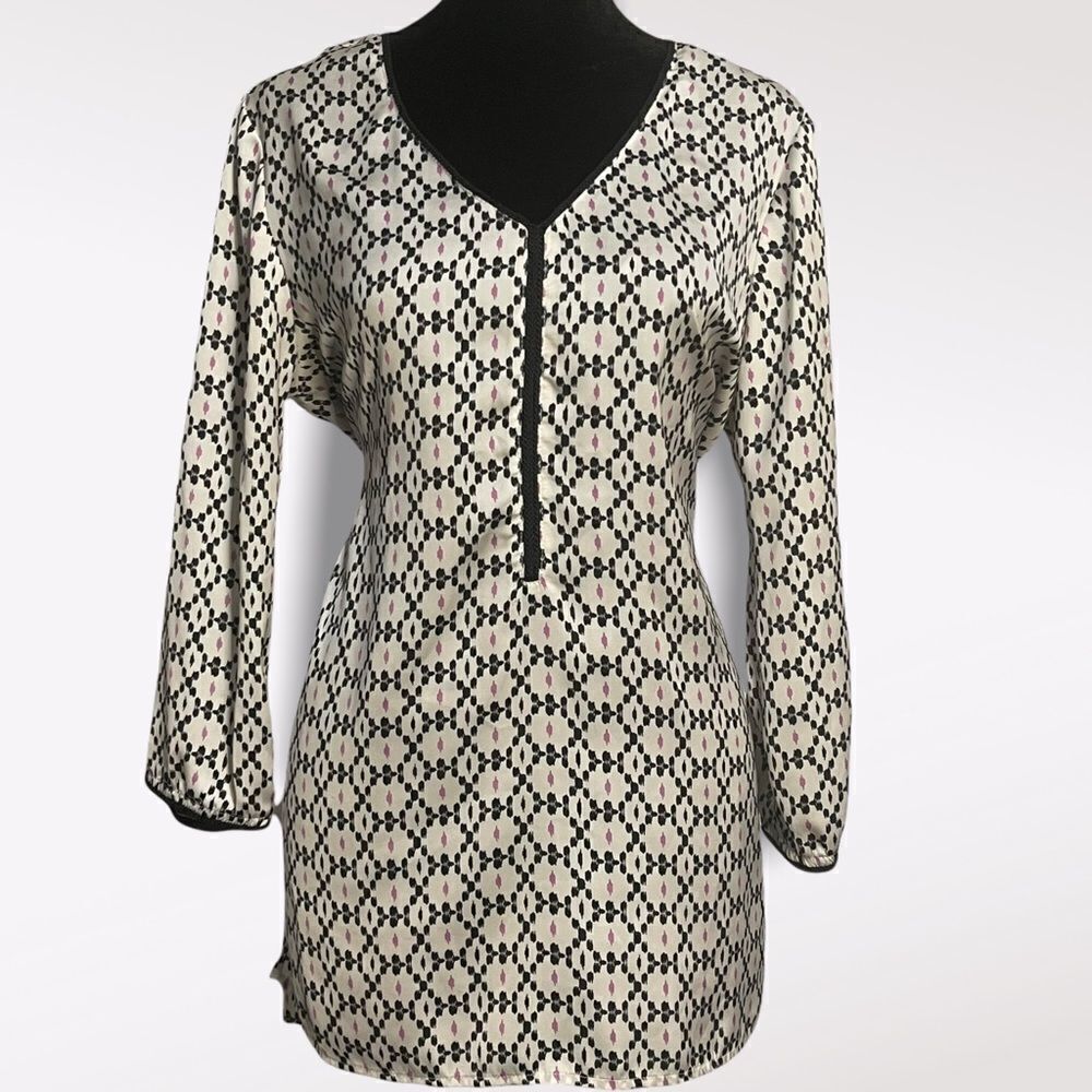 Democracy Women's Ivory Black Geometric Blouse Size M Lightweight Bohemian Top